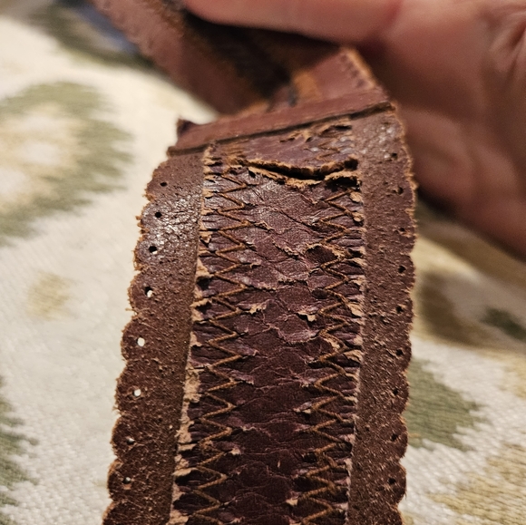 Brown leather belt. - Picture 4 of 5